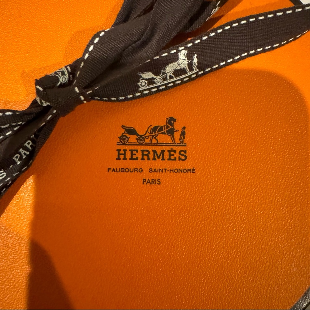 Hermes - authentic silk Ceintures et Liens shawl scarf. Never worn! Stunning! - Picture 11 of 13